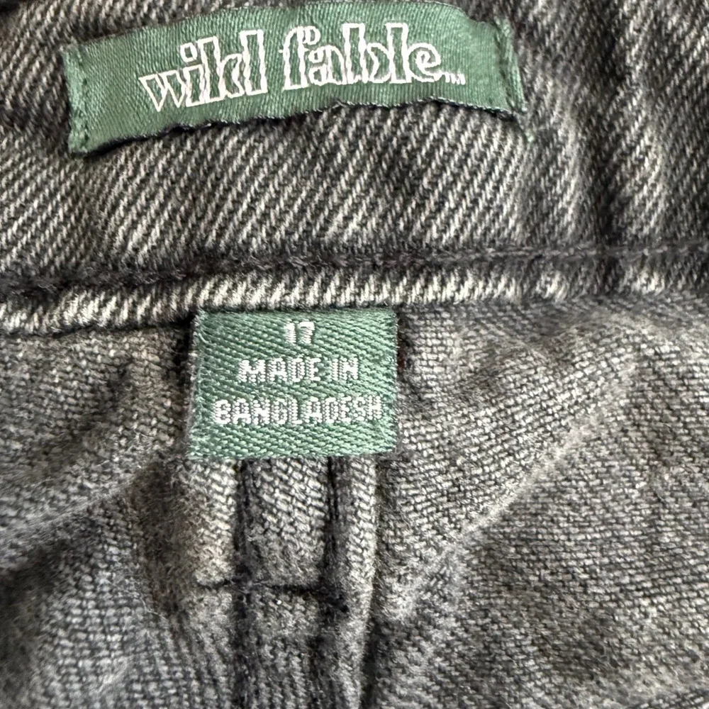 Wild Fable‎ Women Gray Distressed Denim Cutoff Shorts Size 17  Button Fly